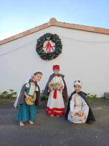 Aliénor 7 ans, jeanne 5 ans et Gabrielle 3 ans