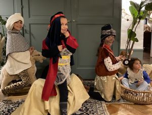 Claire (10), Inès (8), Paola (6), Madeleine (3) et Zélie (7)